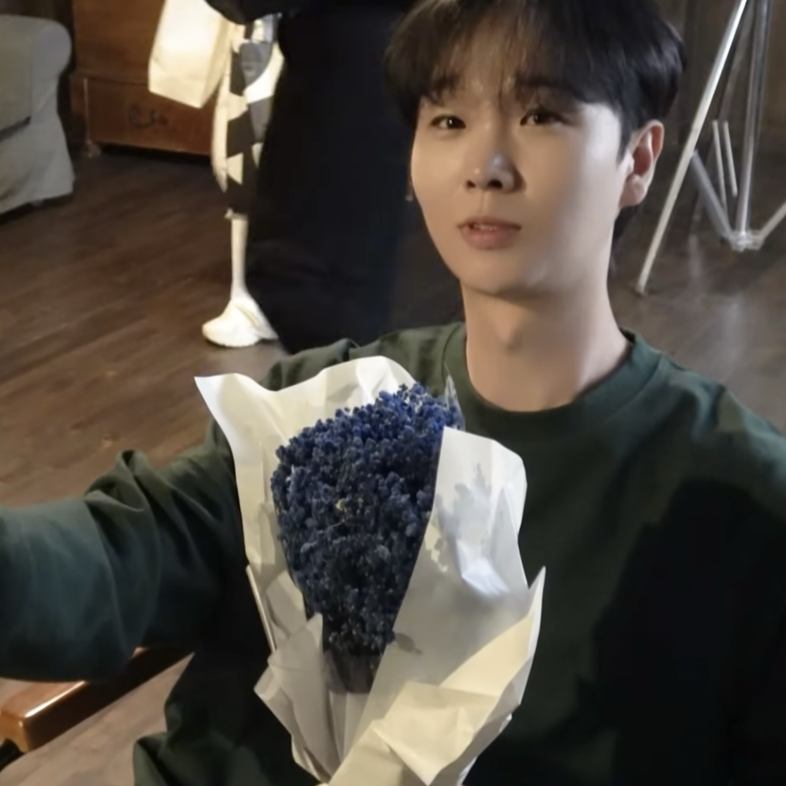 Behind-the-scenes cut of Song Minjun