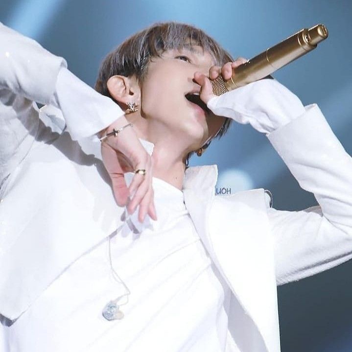 A moment captured by a fan of Lee Joongi