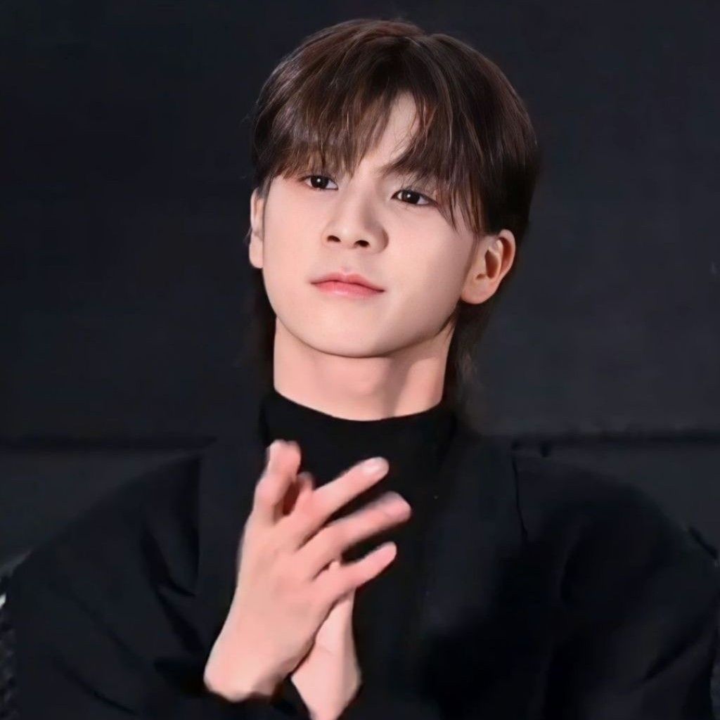 Recent activity shot of Jeong Dongwon