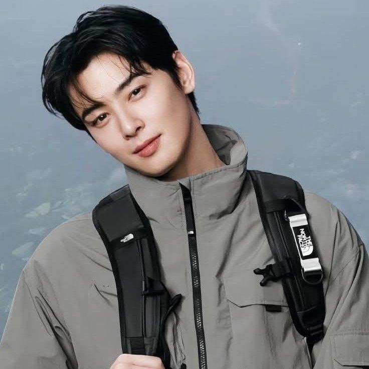 Latest photo of Cha Eunwoo