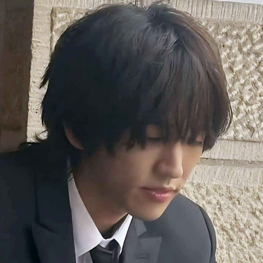 Behind-the-scenes cut of Lee Seungyoon