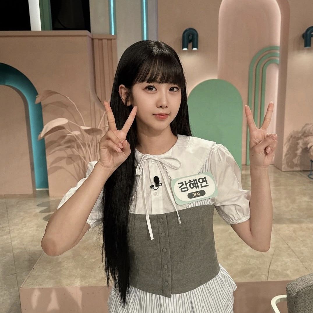 Latest photo of Kang Hyeyeon