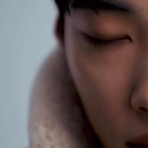 A moment captured by a fan of Woo Dohwan