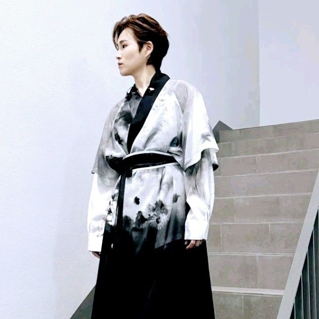 Behind-the-scenes cut of Kim Heejae