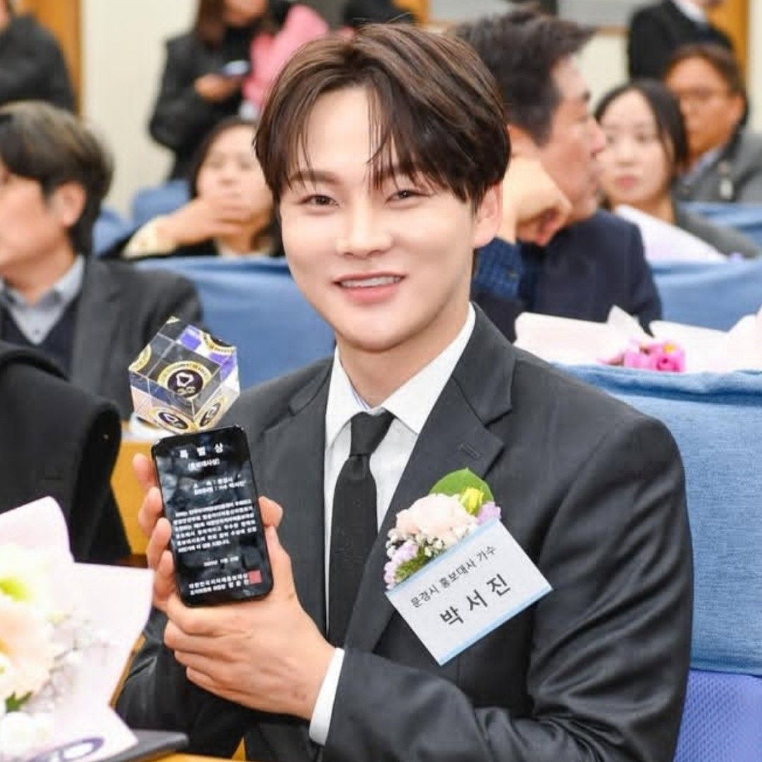 朴瑞鎮的最新照片