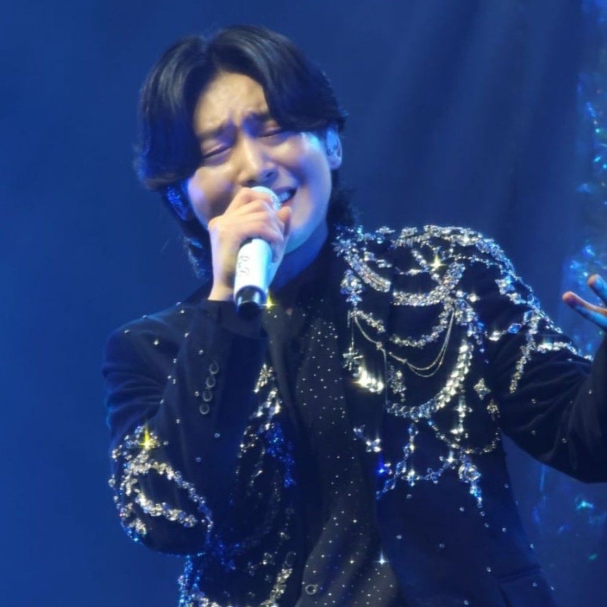 Behind-the-scenes cut of Kim Yongbin