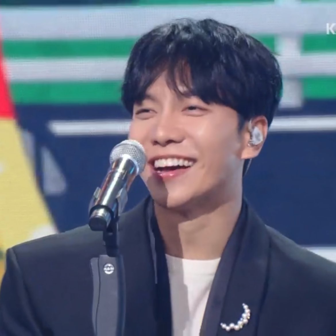 Recent activity shot of Lee Seunggi