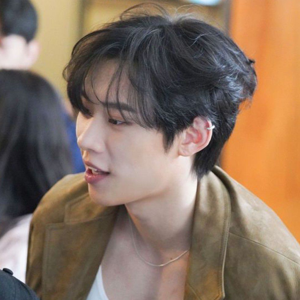 Behind-the-scenes cut of Kim Sungcheol