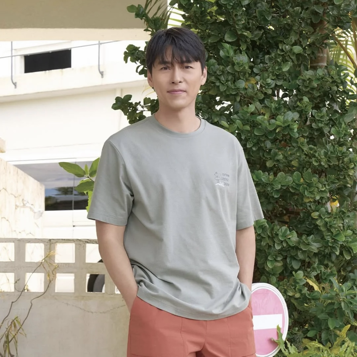 A moment captured by a fan of Hyun Bin