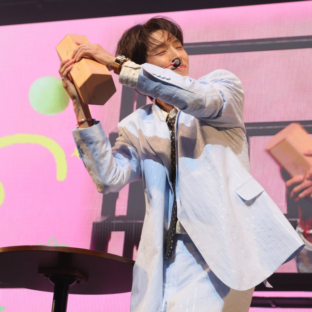 Recent activity shot of Lee Joongi