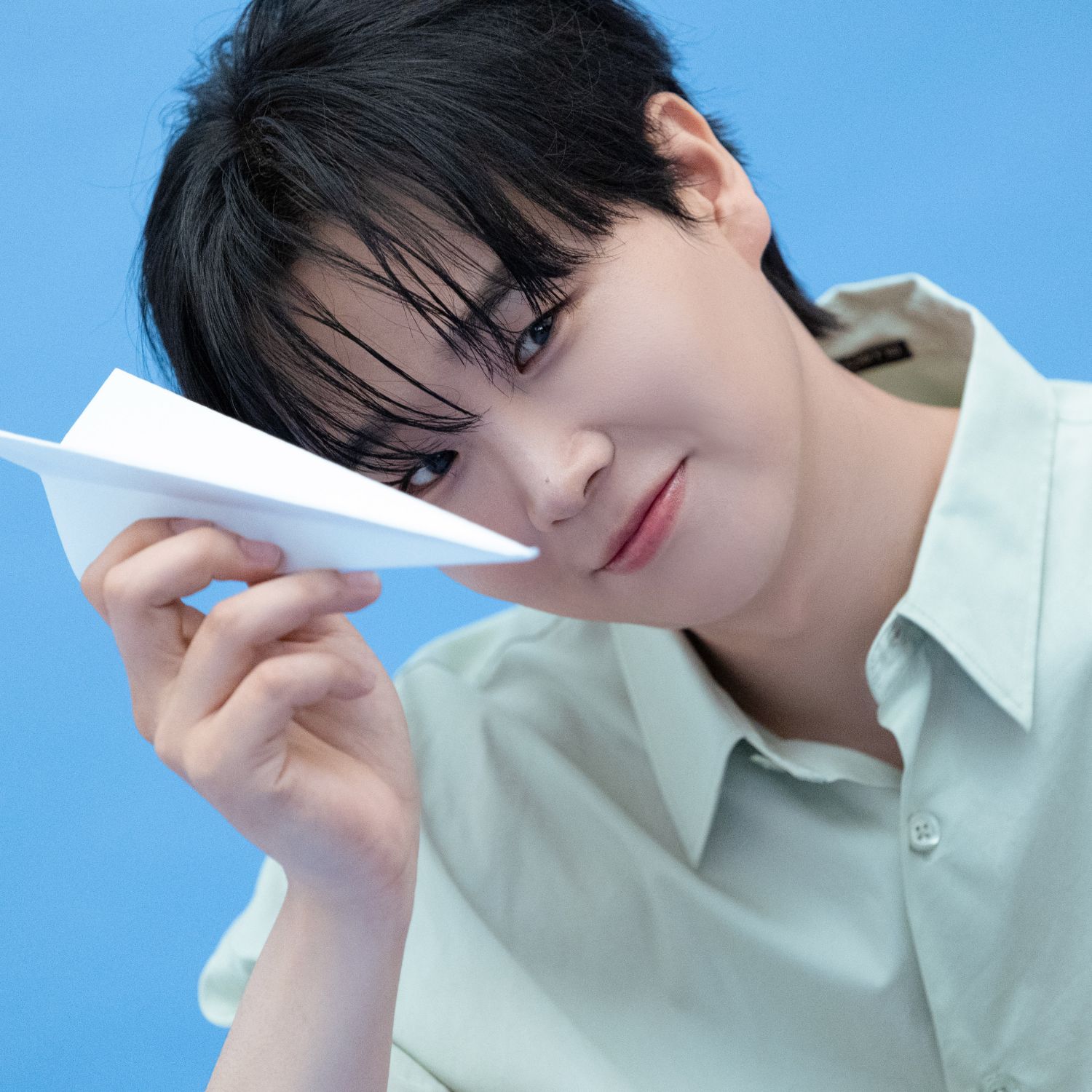 Behind-the-scenes cut of Song Minjun