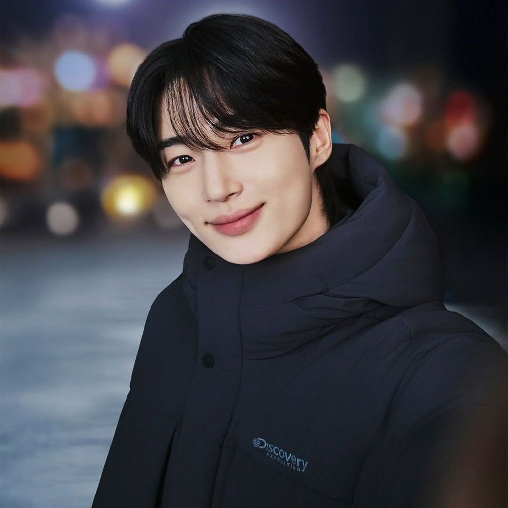 Recent activity shot of Byeon Wooseok