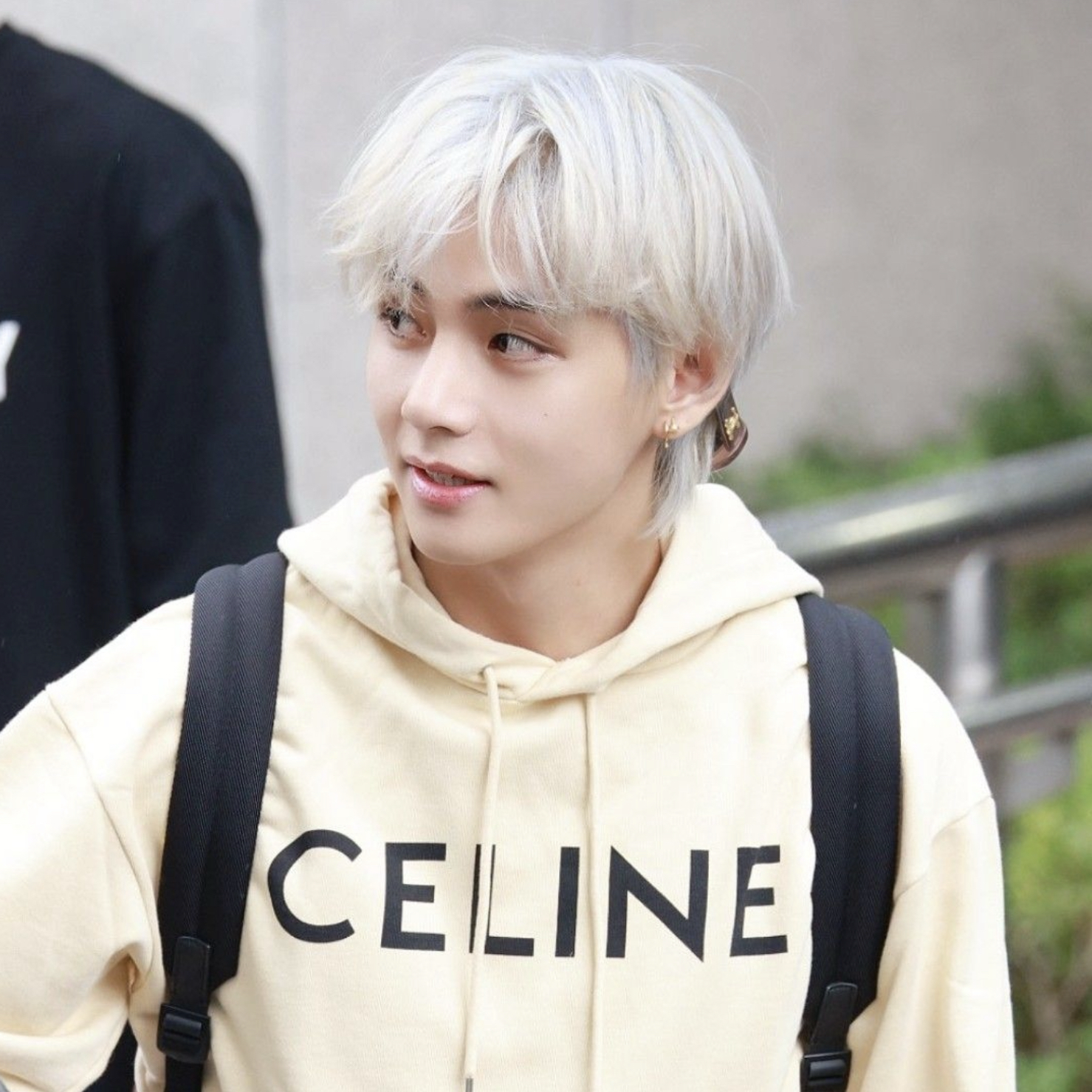 Recent activity shot of Kim Taehyung (V)