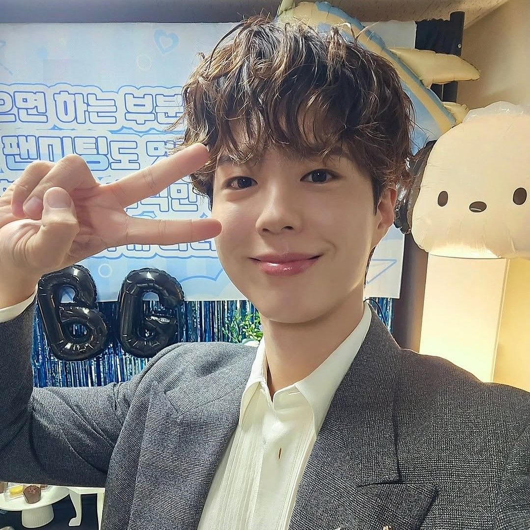 Behind-the-scenes cut of Park Bogum