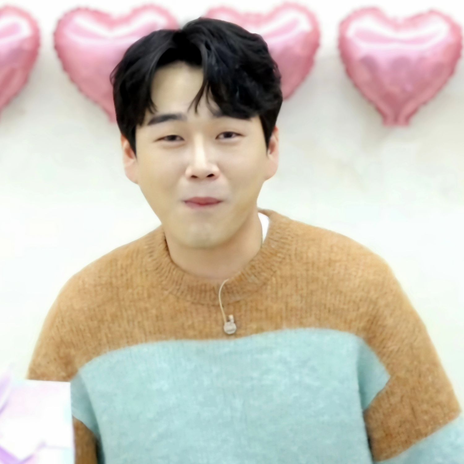 Behind-the-scenes cut of Hwang Youngwoong