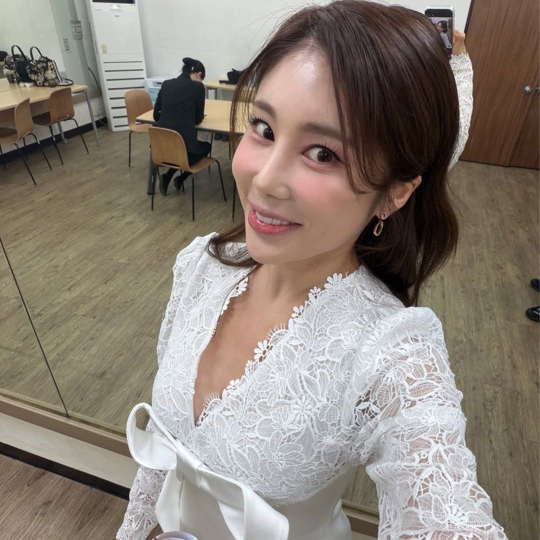 Cuplikan di balik layar dari Kim Soyou