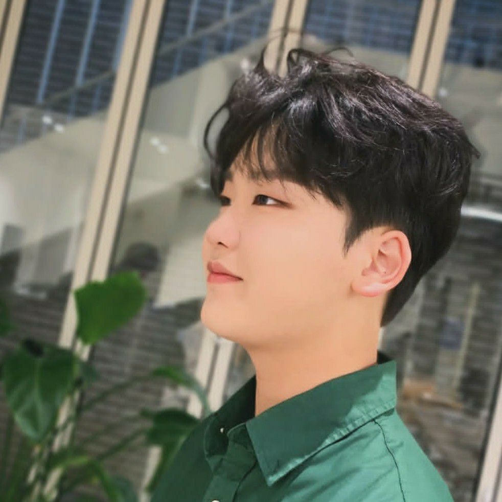 Behind-the-scenes cut of Park Sungon