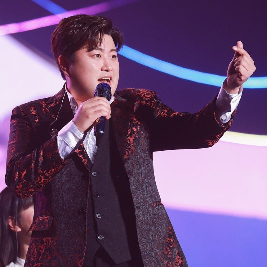Behind-the-scenes cut of Kim Hojoong