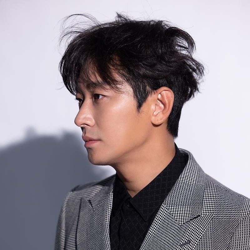 Behind-the-scenes cut of Joo Jihoon