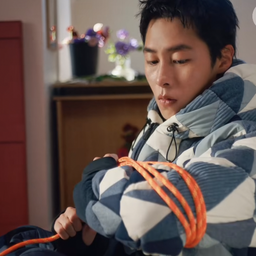 Behind-the-scenes cut of Lee Jaewook