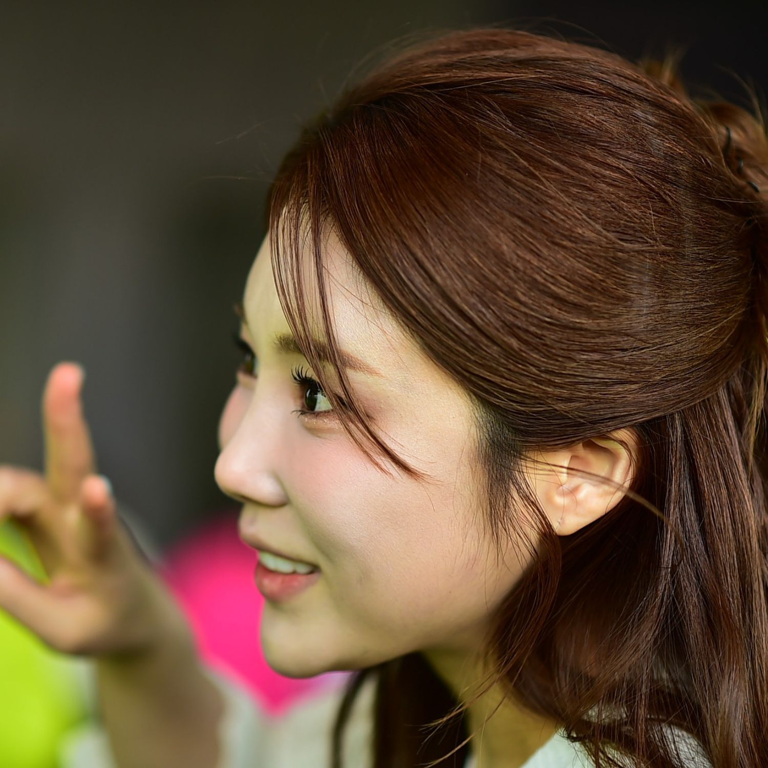 Behind-the-scenes cut of Kim Soyou