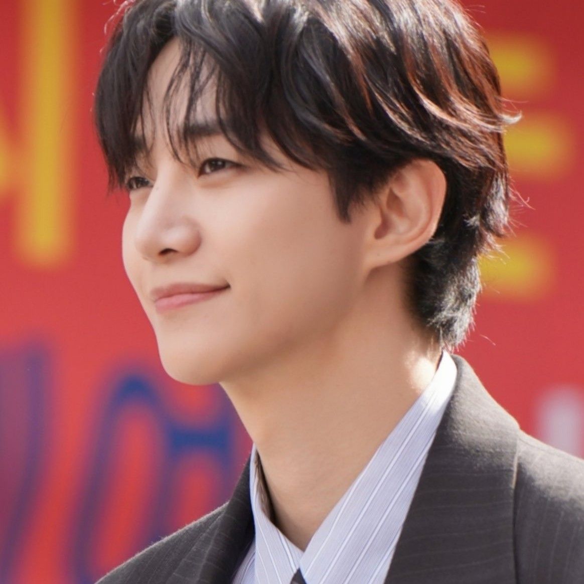 Behind-the-scenes cut of Lee Junho