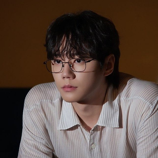 Behind-the-scenes cut of Lee Junyoung