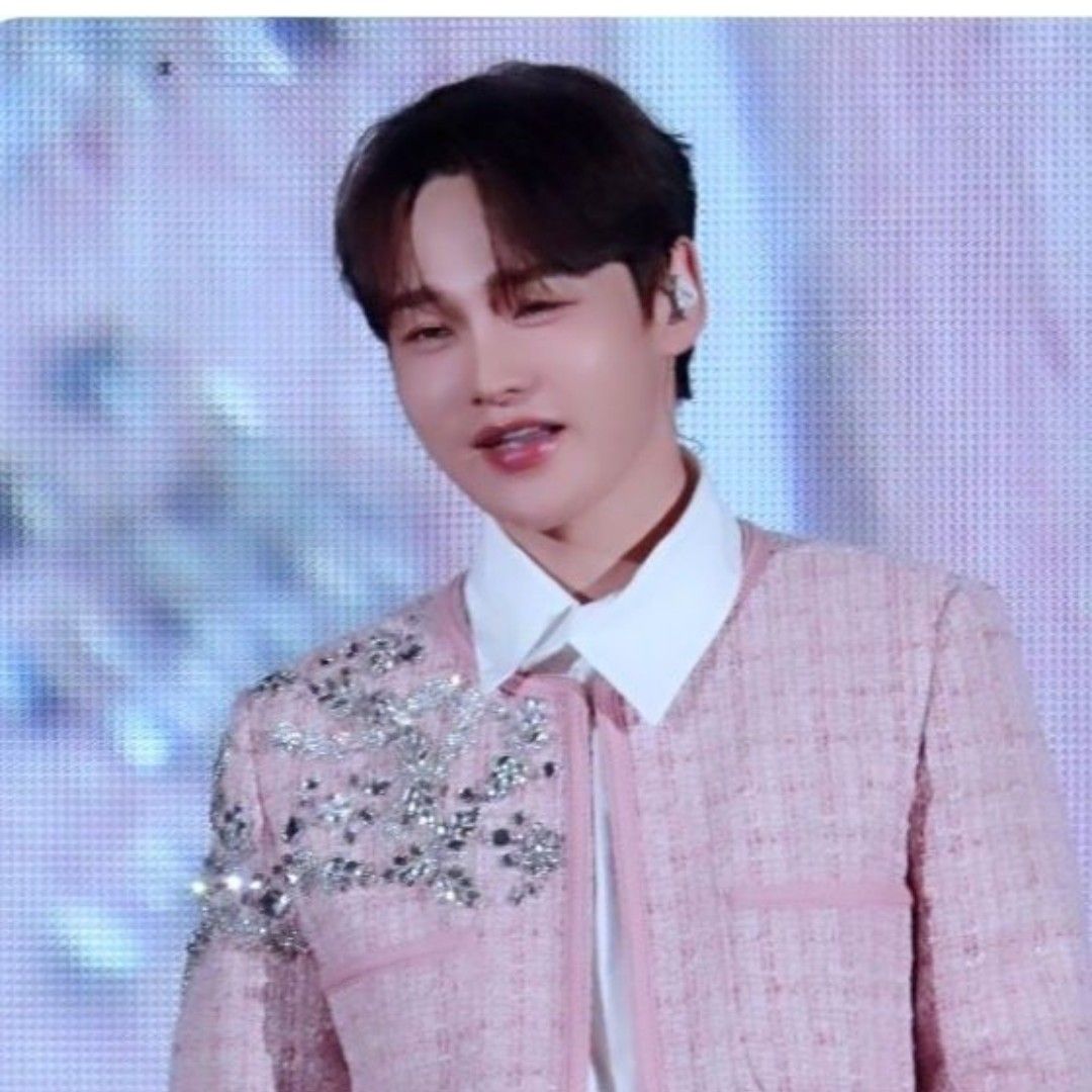 朴瑞镇的最新照片