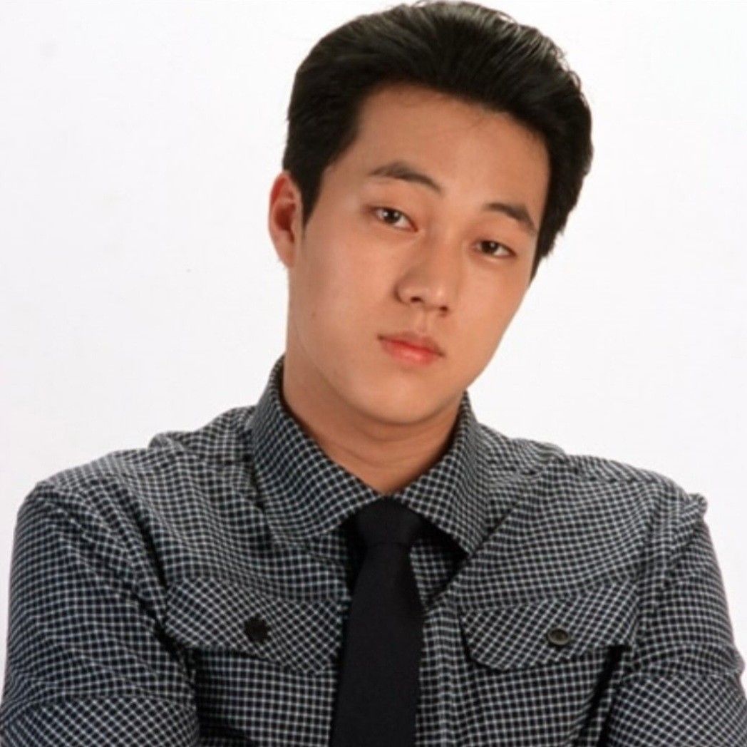 Behind-the-scenes cut of So Jisub