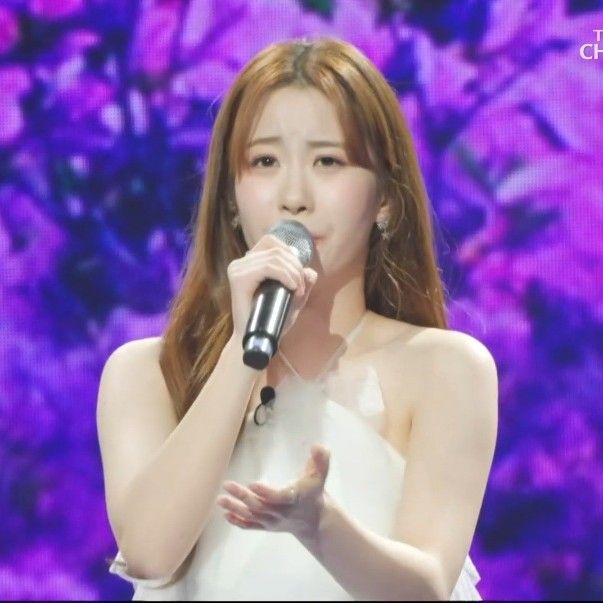 Behind-the-scenes cut of Oh Yujin