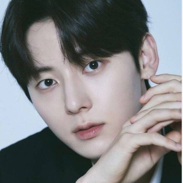 Recent activity shot of Hwang Minhyun