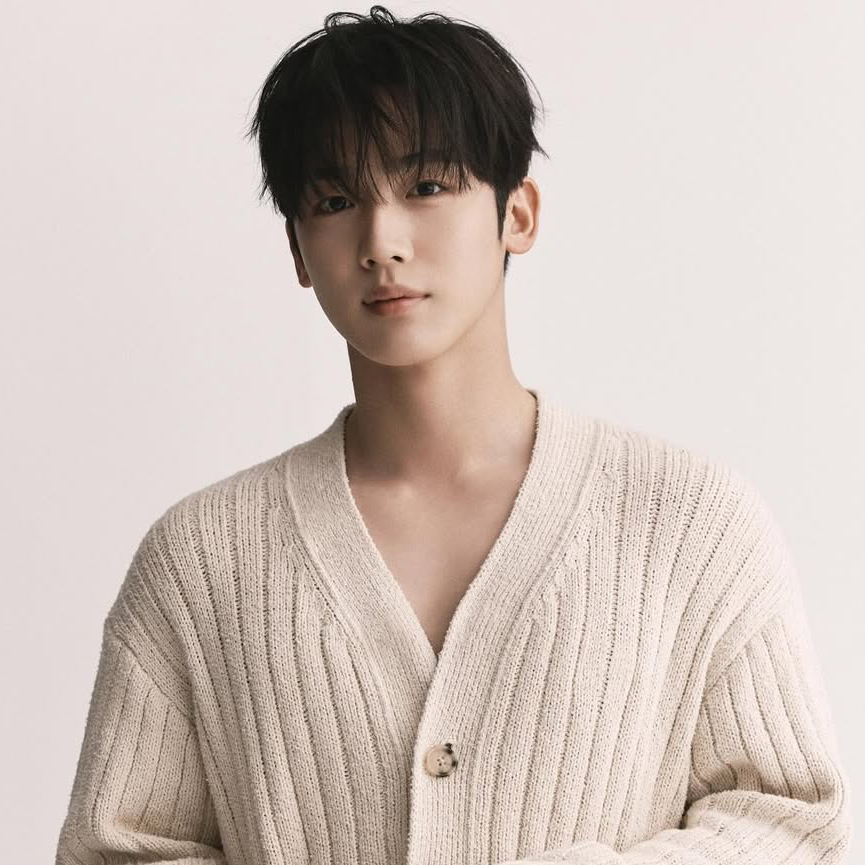 Latest photo of Kim Yohan