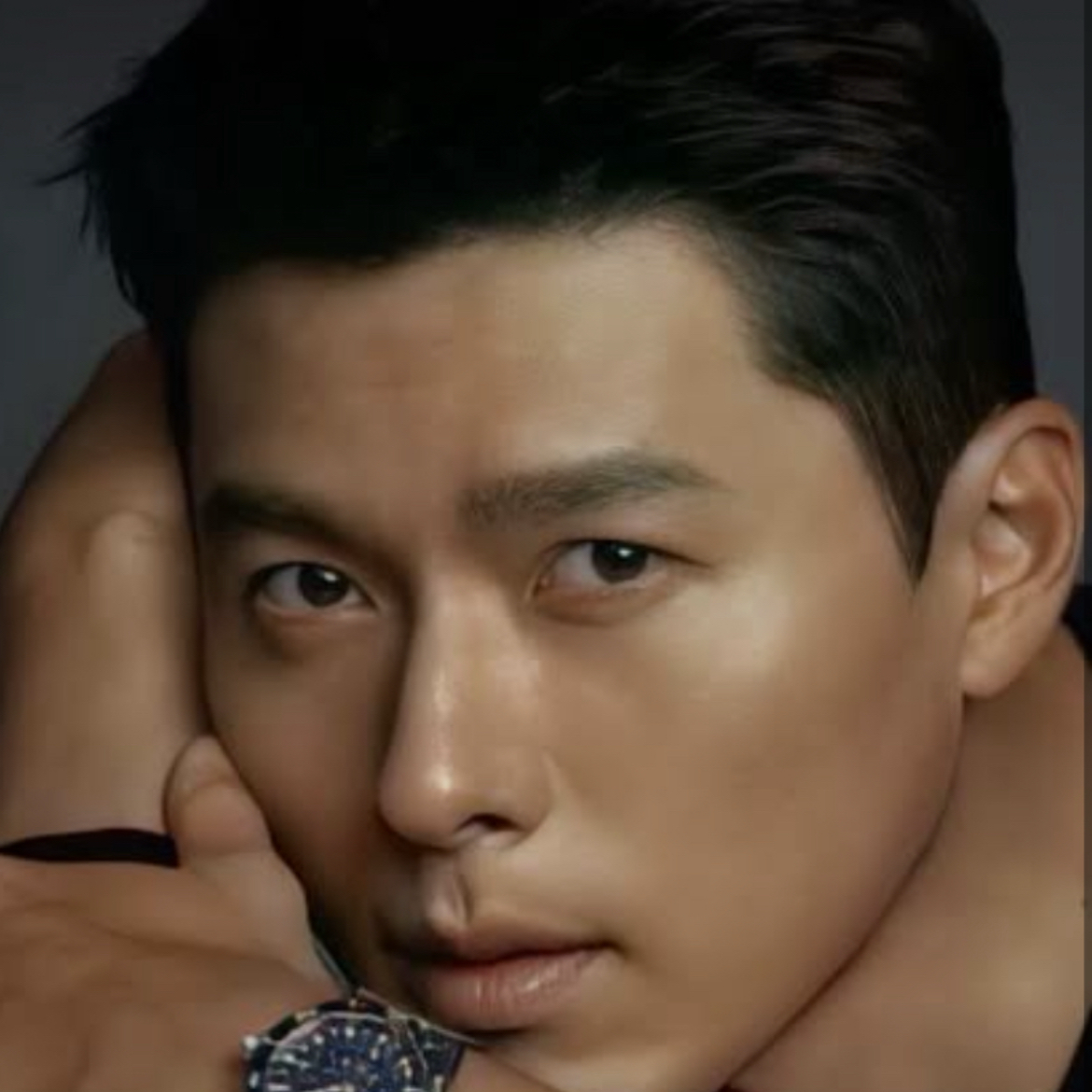 Momen yang diabadikan oleh penggemar Hyun Bin