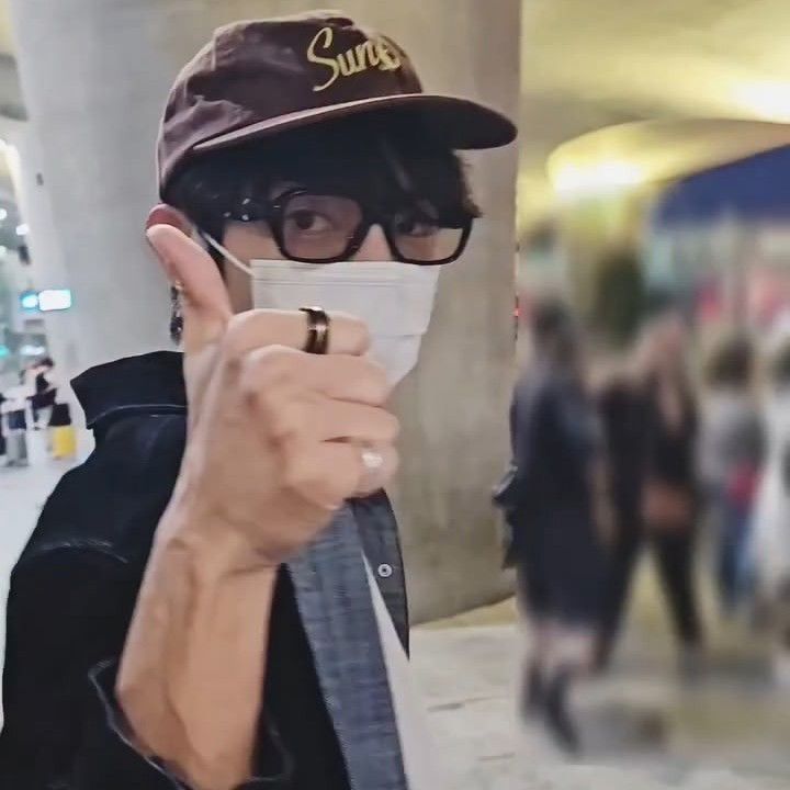 Behind-the-scenes cut of Lee Joongi