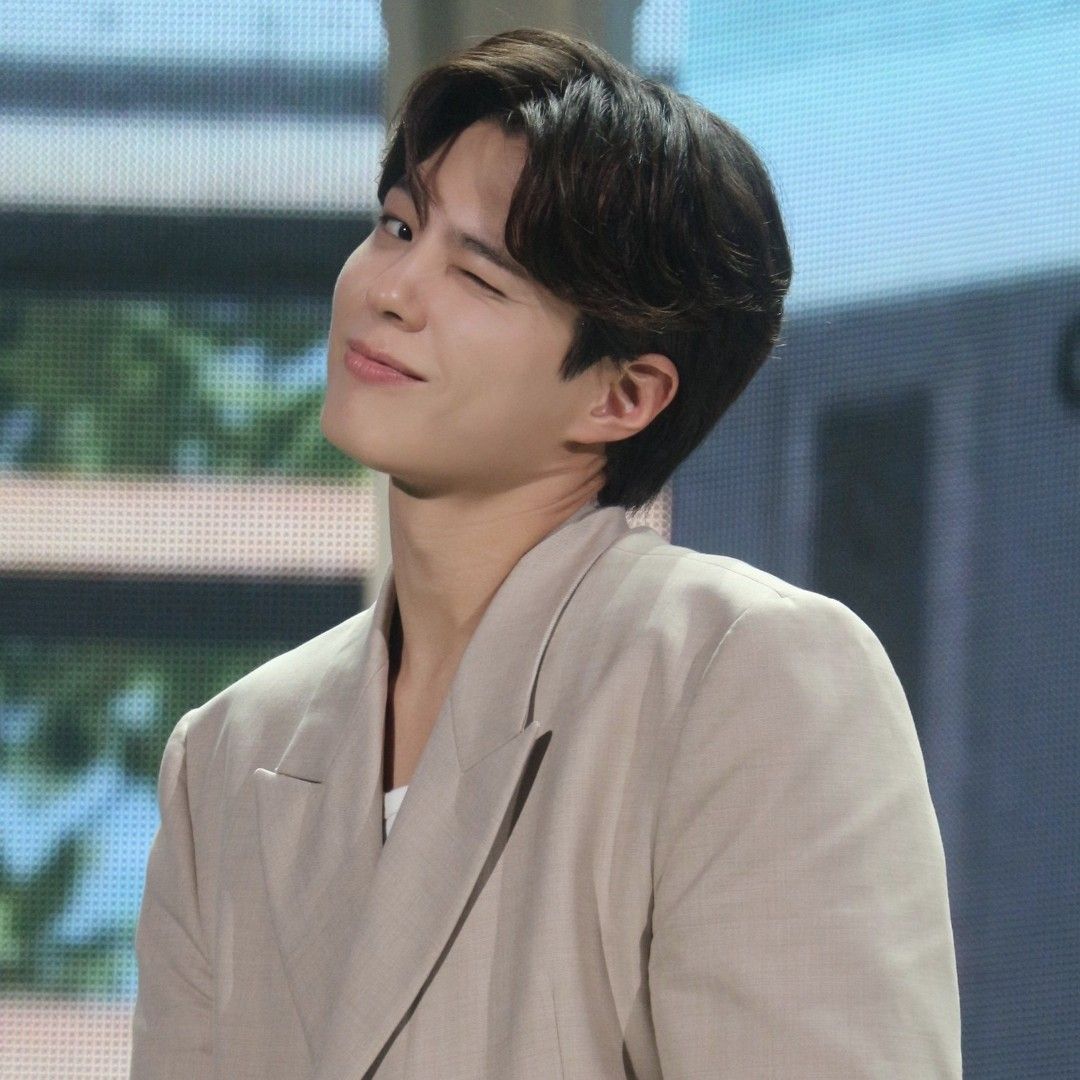 A moment captured by a fan of Park Bogum