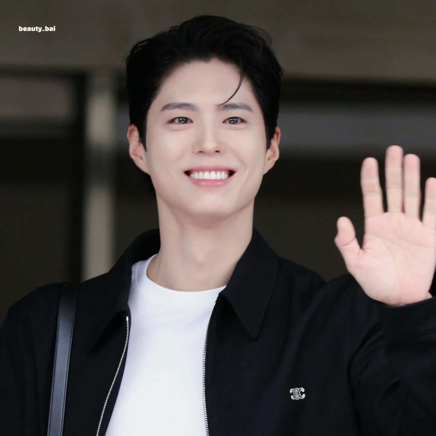 A moment captured by a fan of Park Bogum