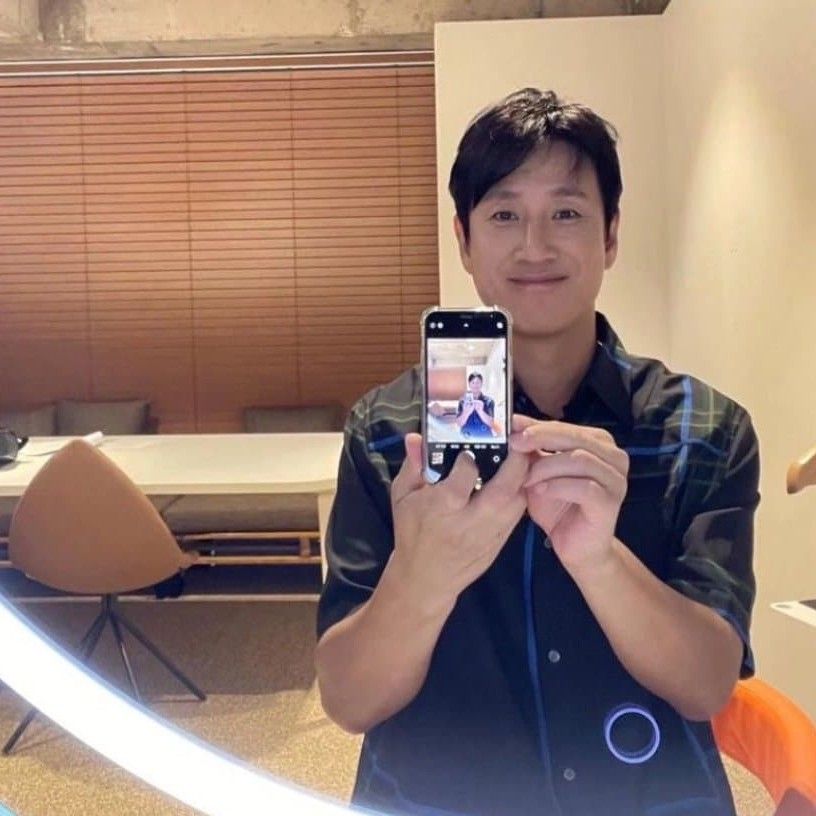 Recent activity shot of Lee Sunkyun