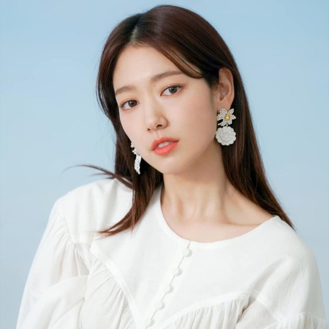 A moment captured by a fan of Park Shinhye