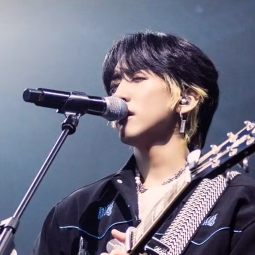 李承允的最新照片