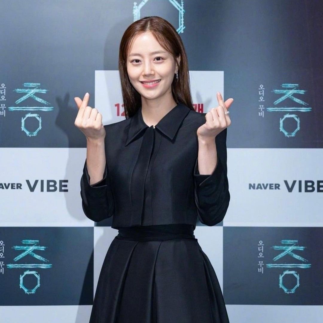 Behind-the-scenes cut of Moon Chaewon