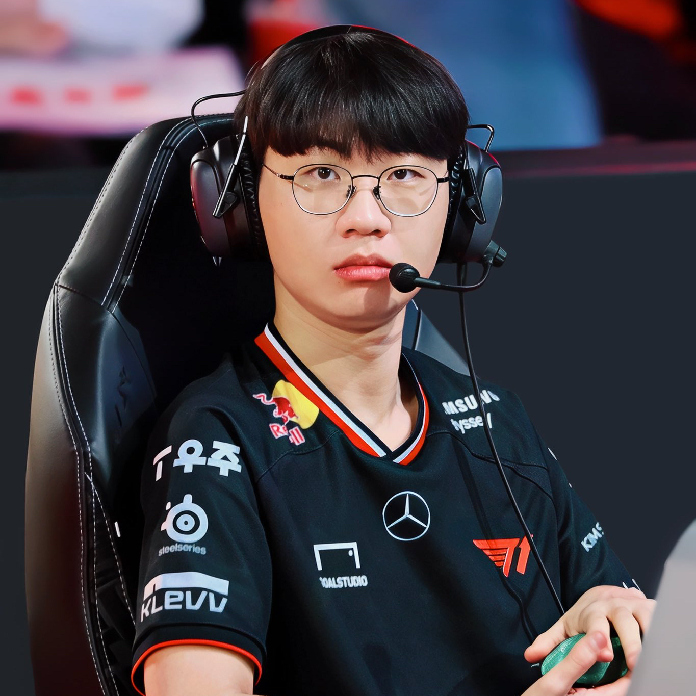 Behind-the-scenes cut of Doran