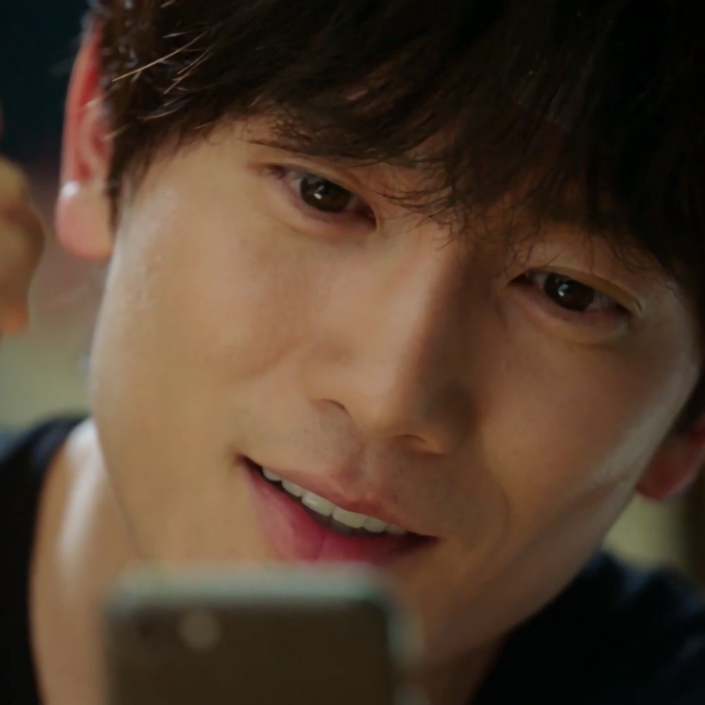 A moment captured by a fan of Ji Sung
