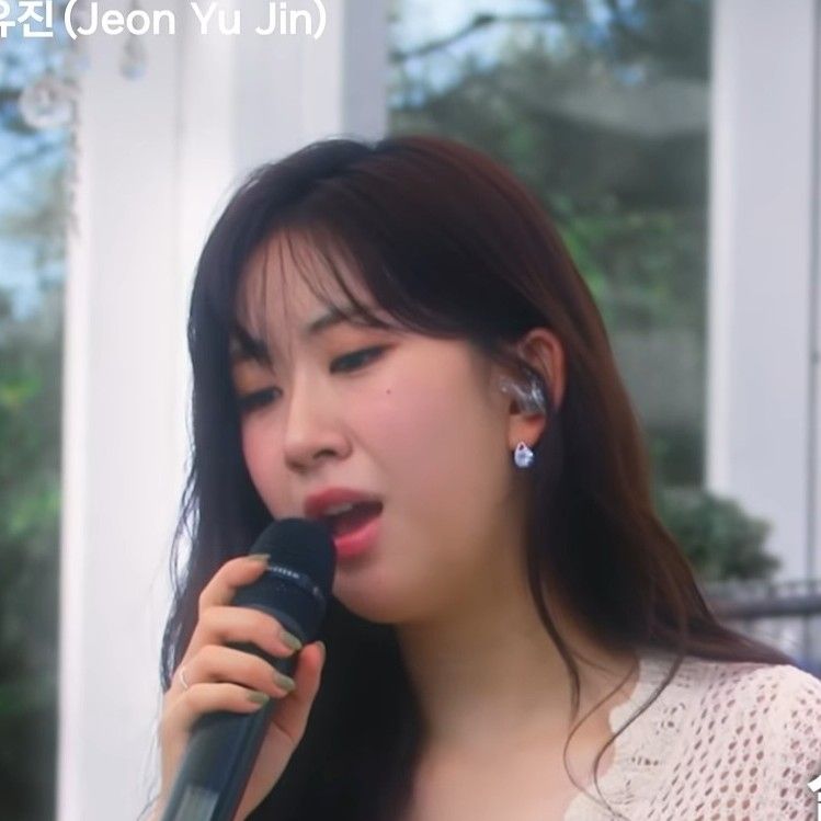 チョン・ユジンの最近の活動ショット