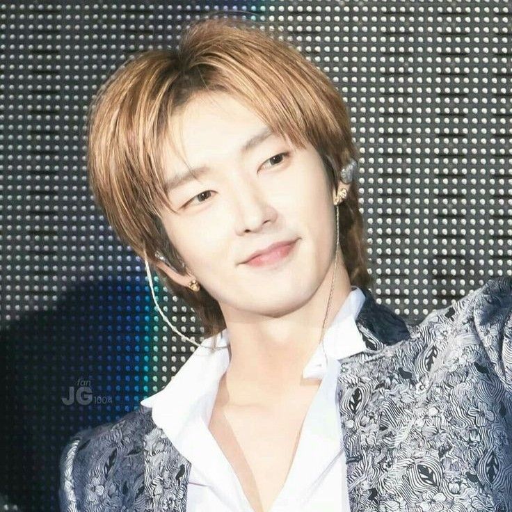 Behind-the-scenes cut of Lee Joongi