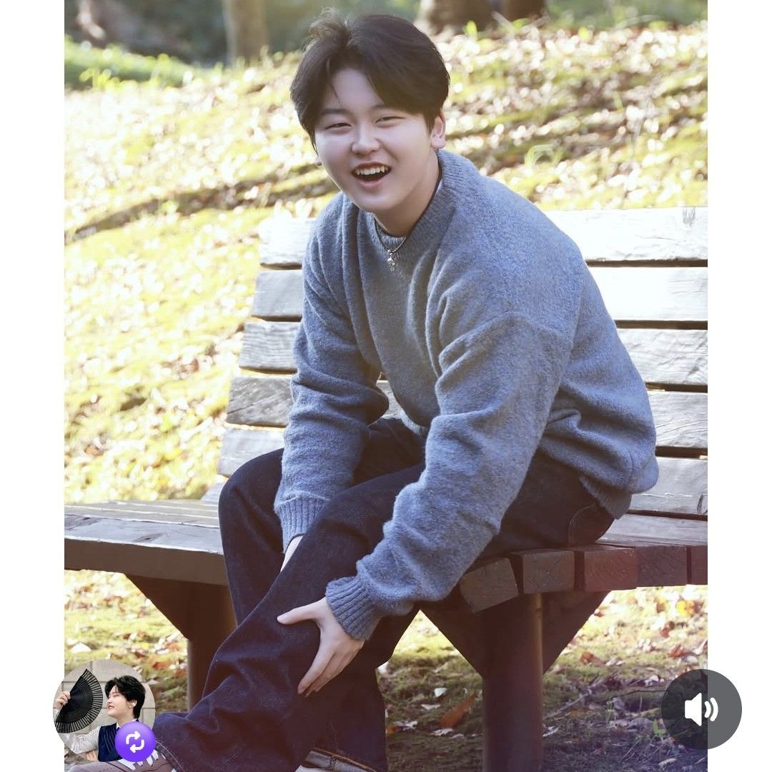 A moment captured by a fan of Park Sungon