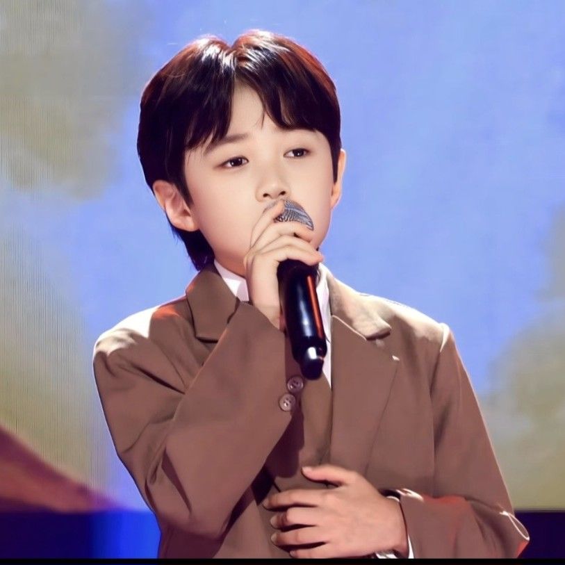 A moment captured by a fan of You Jiwoo