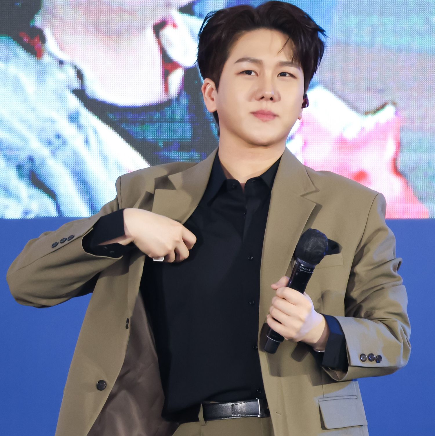 A moment captured by a fan of Kim Soochan