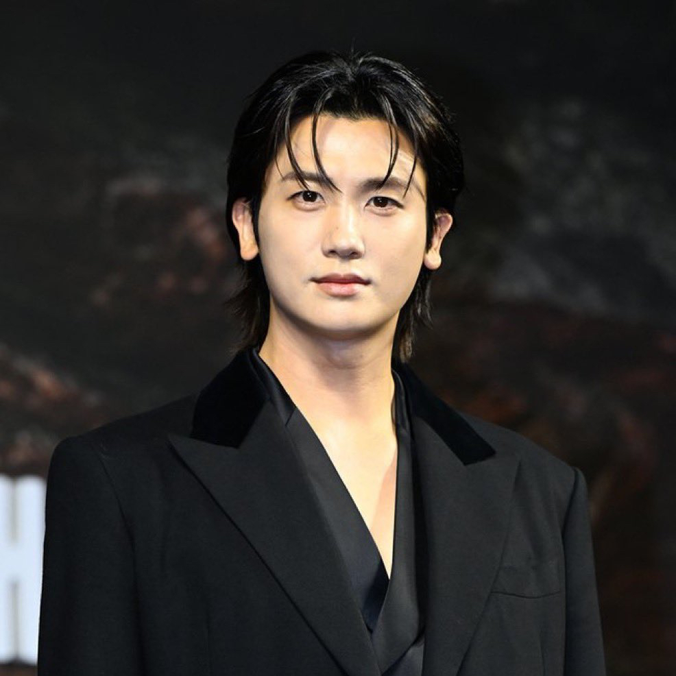 Latest photo of Park Hyungsik
