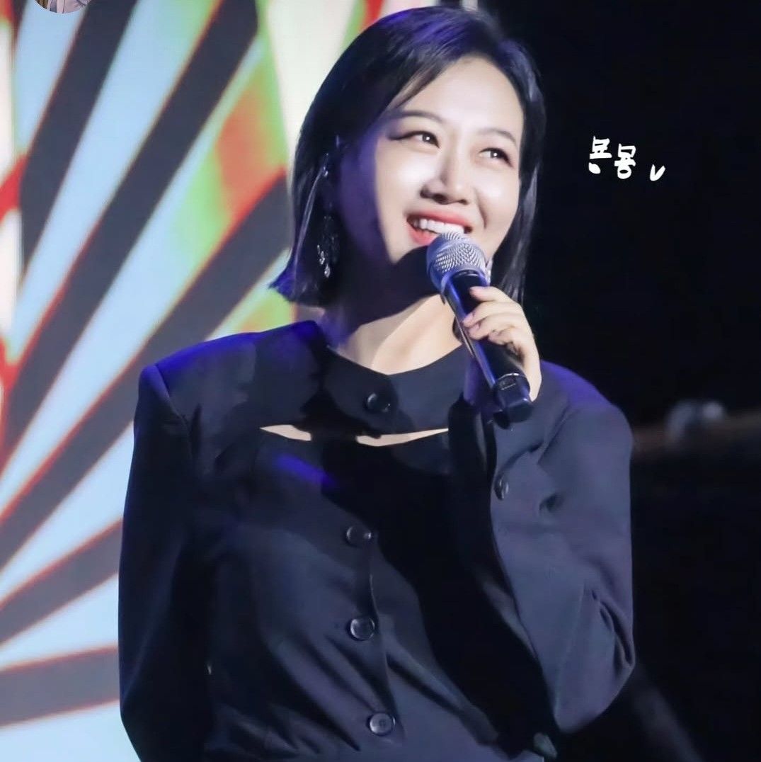 Behind-the-scenes cut of Jang Yoonjeong