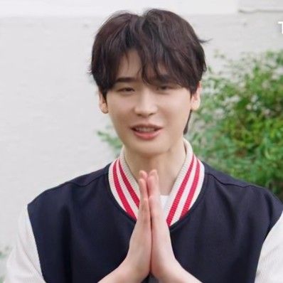 A moment captured by a fan of Lee Jongsuk